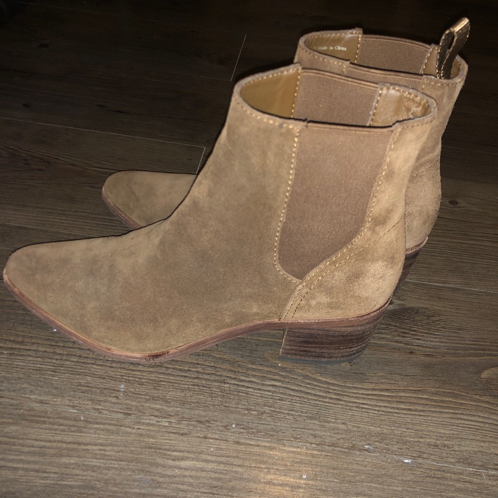 Dolce vita brown suede bootie size 7